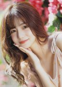 <b>衬衫里两只大兔子摇摇晃晃</b>